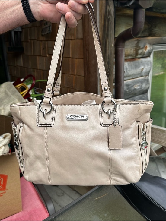 Coach Handbags - Coach Neutral Leather Shoulder Tote in Light Taupe